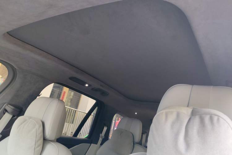 Used Nio ES8 2023 75 kWh Executive Edition Interior 4