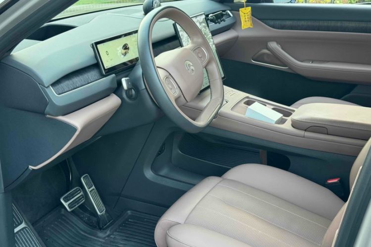 Used Nio ES8 2023 100kWh Signature Edition Interior 5