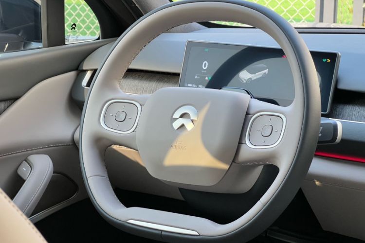 Used Nio ES8 2023 75 kWh Executive Edition Interior 5