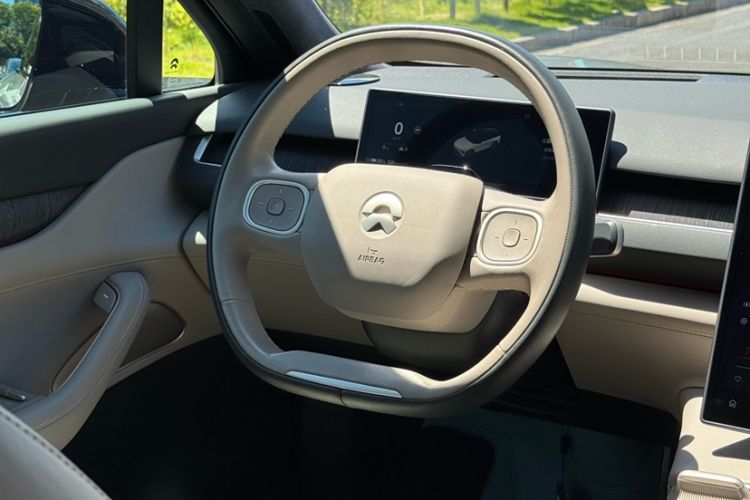 Used Nio ES8 2023 75 kWh Executive Edition Interior 6