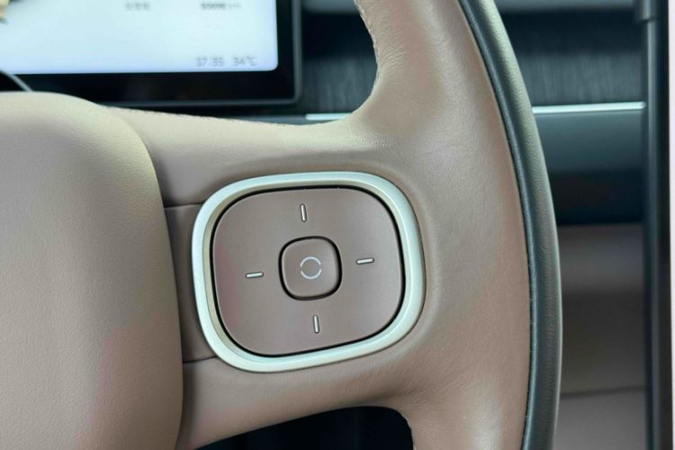 Used Nio ES8 2023 100kWh Signature Edition Interior 6