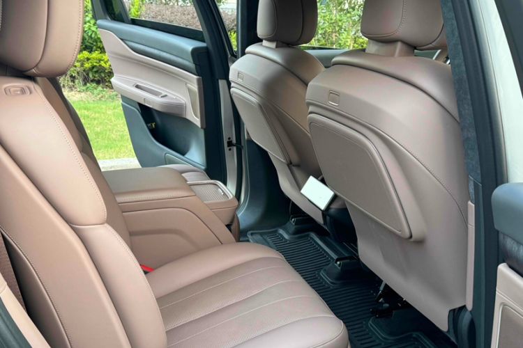 Used Nio ES8 2023 100kWh Signature Edition Interior 8