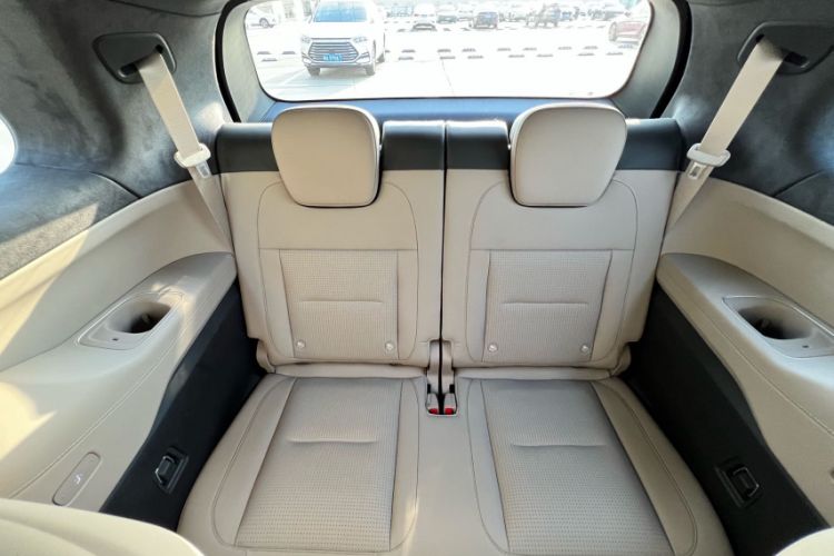 Used Nio ES8 2023 75 kWh Executive Edition Interior 8