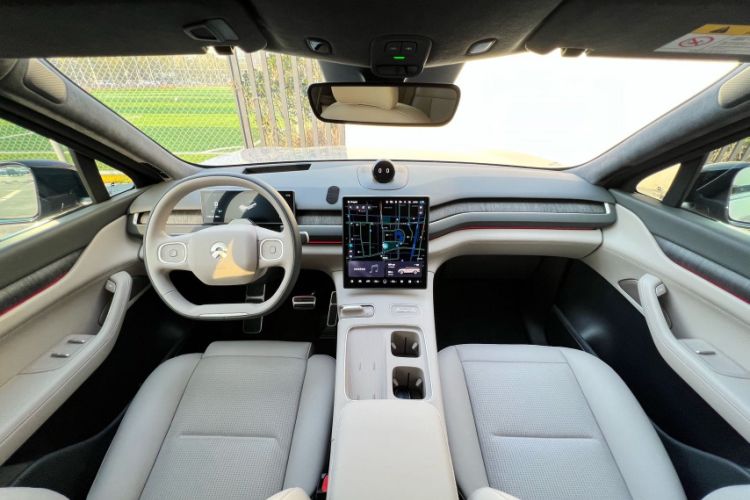 Used Nio ES8 2023 75 kWh Executive Edition Interior 9