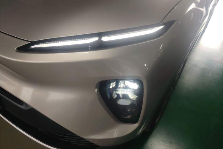 Used Nio ES8 2023 75 kWh Executive Edition Left Front Headlight