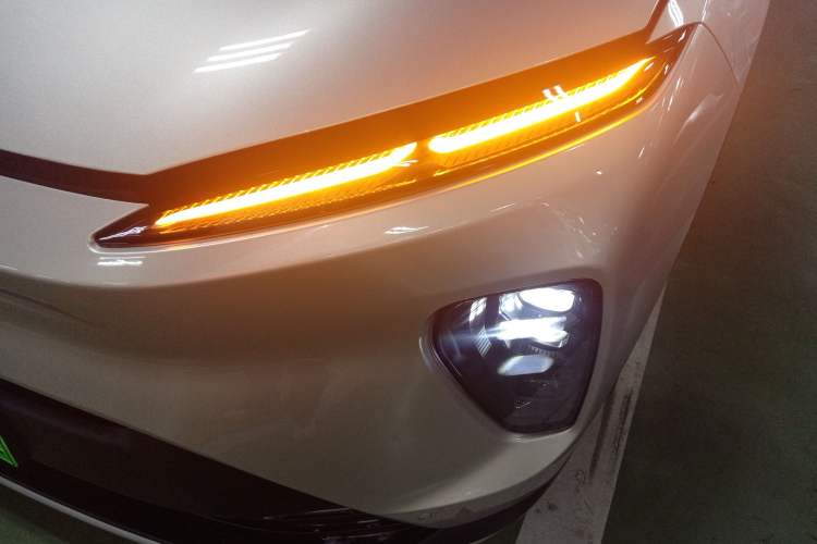 Used Nio ES8 2023 75 kWh Left Front Headlight