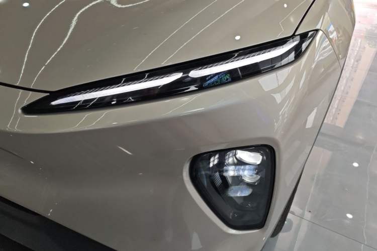 Used Nio ES8 2023 100kWh Signature Edition Left Front Headlight