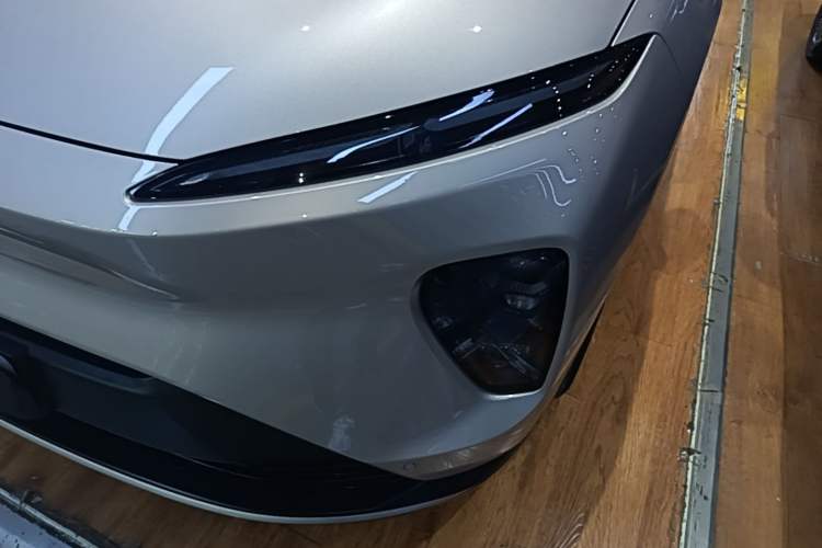 Used Nio ES8 2023 75 kWh Executive Edition Left Front Headlight