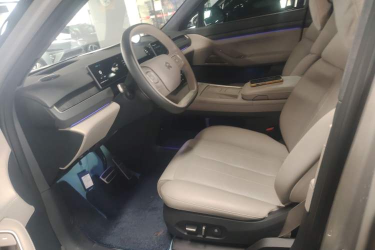 Used Nio ES8 2023 75 kWh Executive Edition Left Front Seat