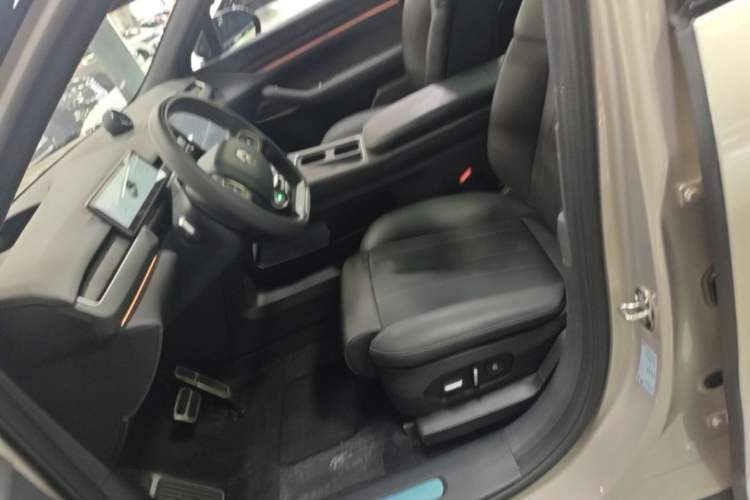 Used Nio ES8 2023 100kWh Left Front Seat