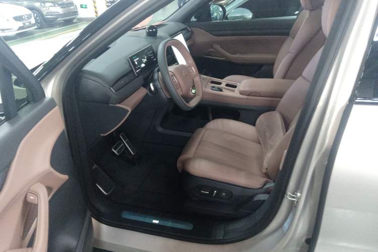 Used Nio ES8 2023 75 kWh Left Front Seat