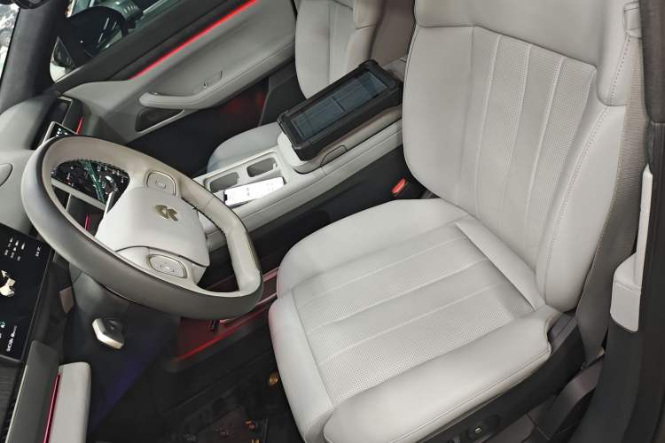 Used Nio ES8 2023 75 kWh Executive Edition Left Front Seat