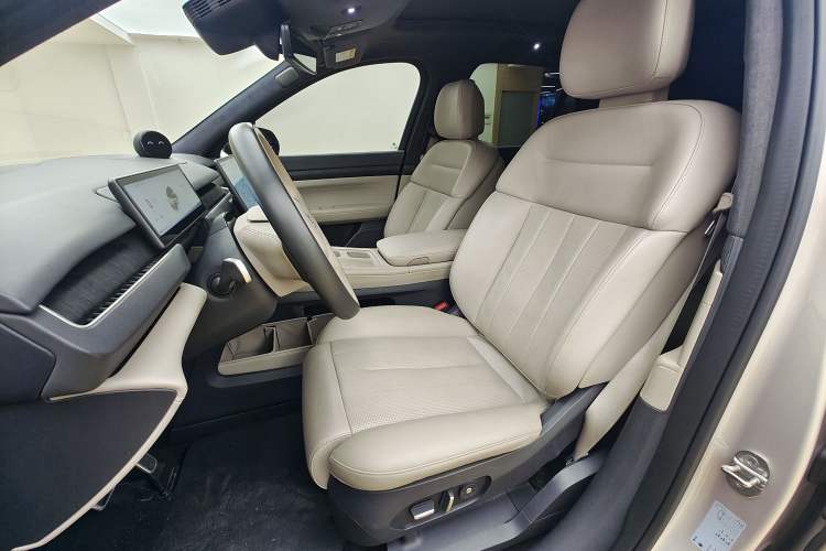 Used Nio ES8 2023 75 kWh Left Front Seat