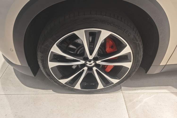 Used Nio ES8 2023 75 kWh Executive Edition Left Front Wheel Hub
