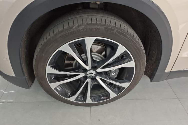 Used Nio ES8 2023 100kWh Signature Edition Left Front Wheel Hub