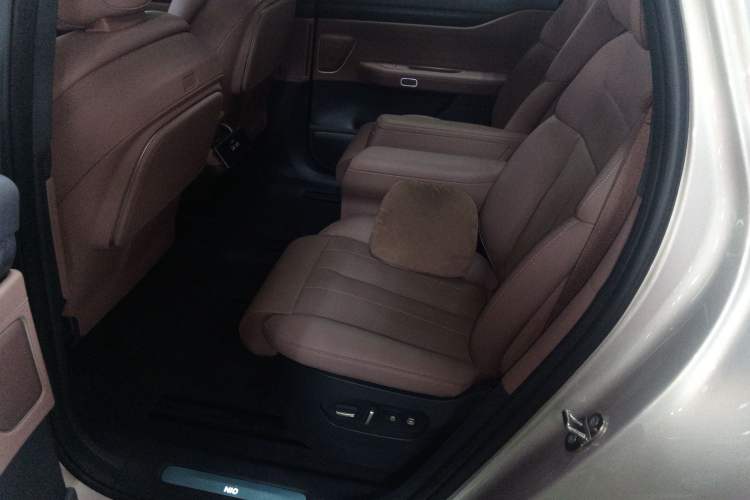 Used Nio ES8 2023 75 kWh Left Rear Seat