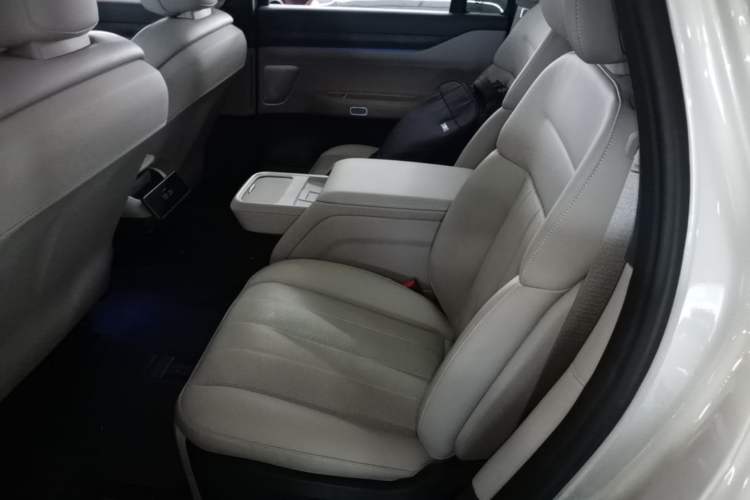 Used Nio ES8 2023 100kWh Signature Edition Left Rear Seat