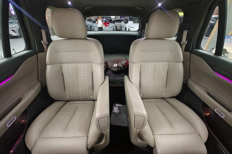 Used Nio ES8 2023 75 kWh Left Rear Seat