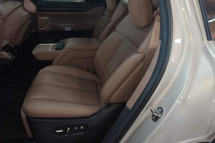 Used Nio ES8 2023 100kWh Signature Edition Left Rear Seat