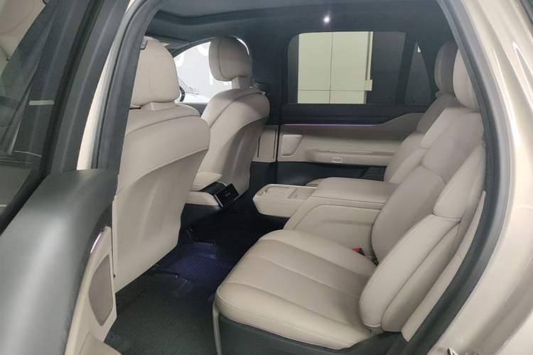 Used Nio ES8 2023 75 kWh Executive Edition Left Rear Seat