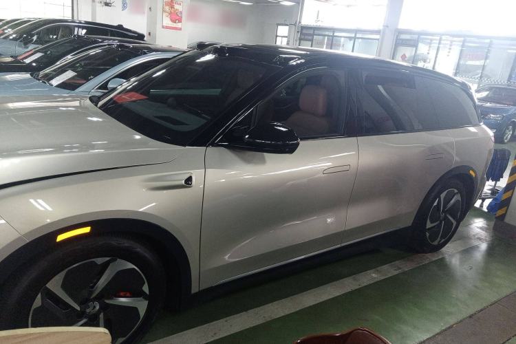 Used Nio ES8 2023 75 kWh Left Side