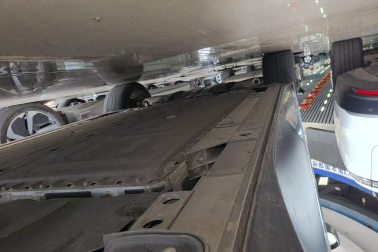 Used Nio ES8 2023 100kWh Left Side Sill