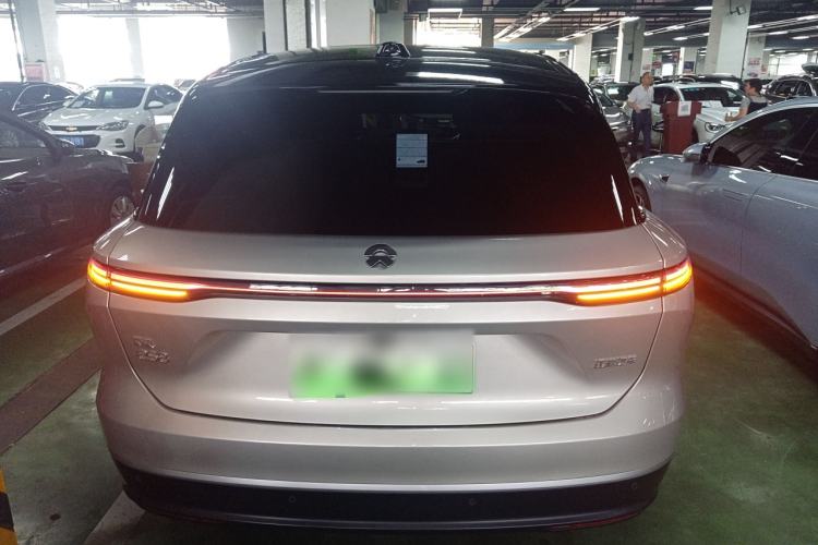 Used Nio ES8 2023 75 kWh Rear