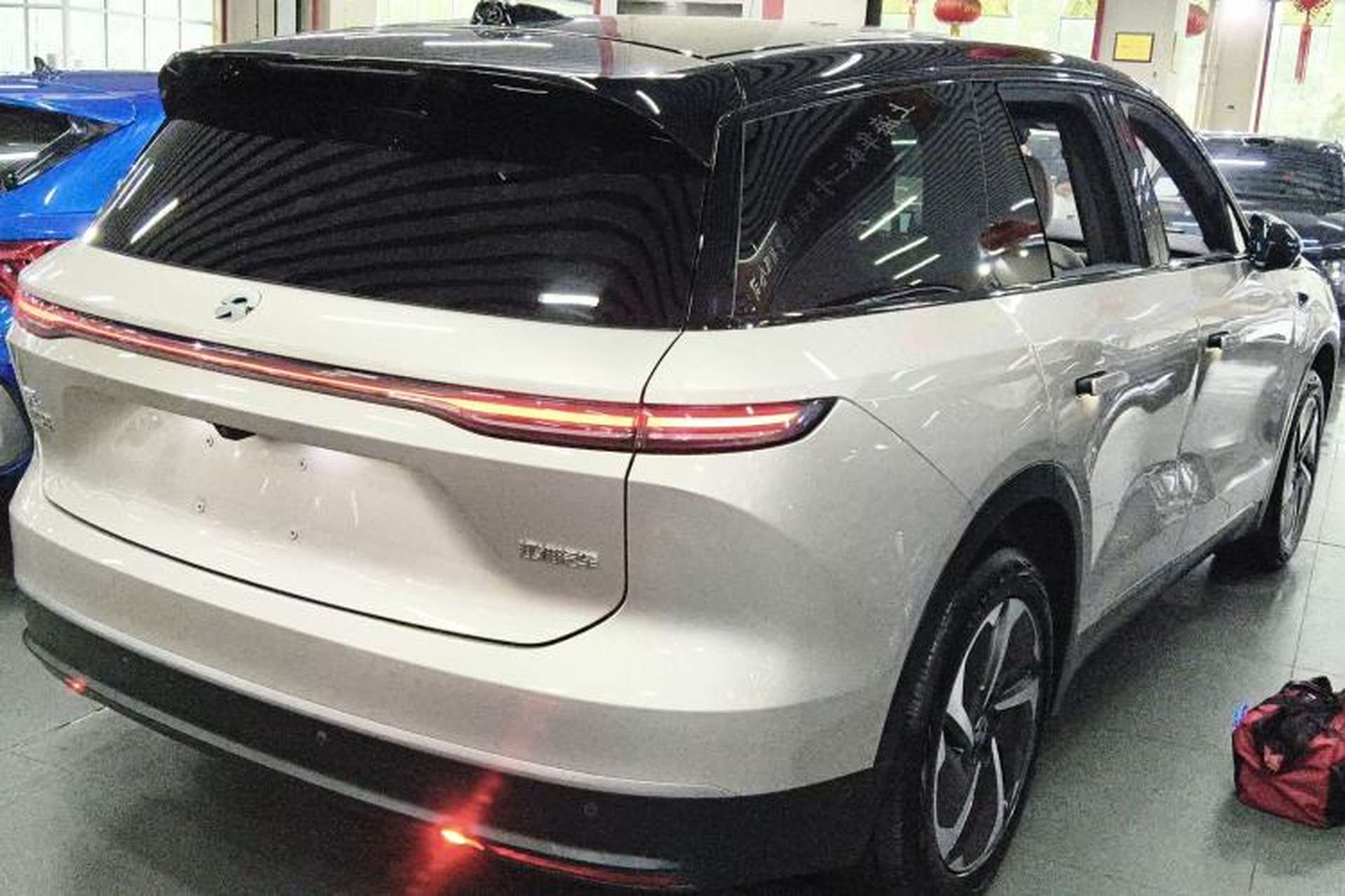 Used Nio ES8 2023 75 kWh Rear Right 45 Deg