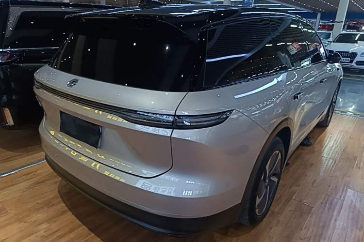 Used Nio ES8 2023 75 kWh Executive Edition Rear Right 45 Deg