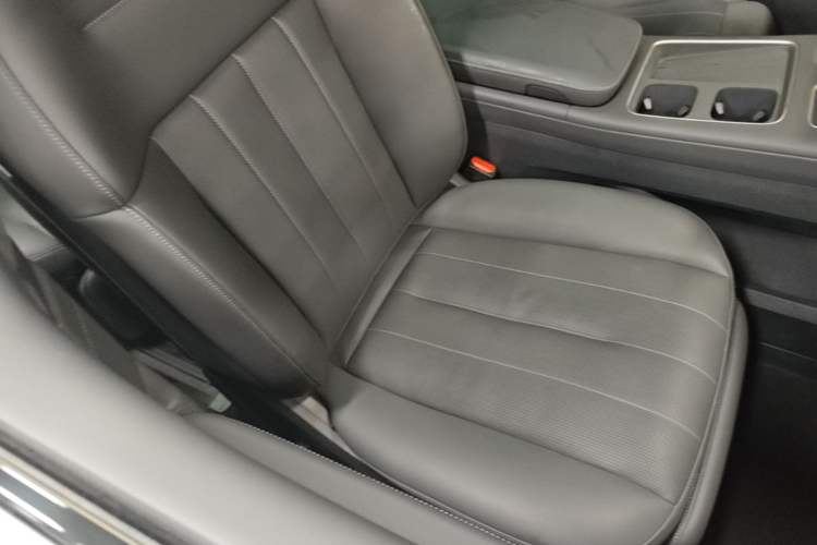 Used Nio ES8 2023 100kWh Right Front Seat