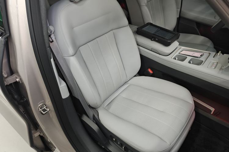 Used Nio ES8 2023 75 kWh Executive Edition Right Front Seat