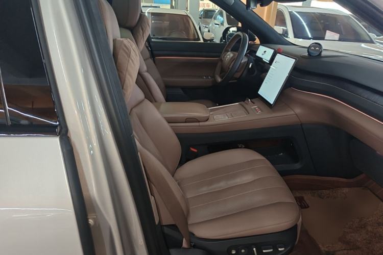 Used Nio ES8 2023 100kWh Signature Edition Right Front Seat