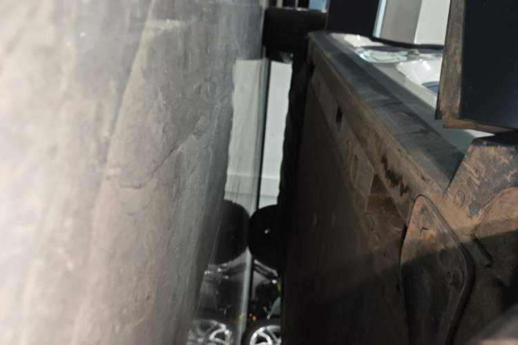 Used Nio ES8 2023 100kWh Right Side Sill