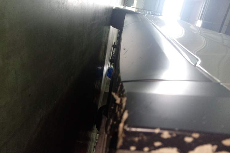 Used Nio ES8 2023 75 kWh Right Side Sill