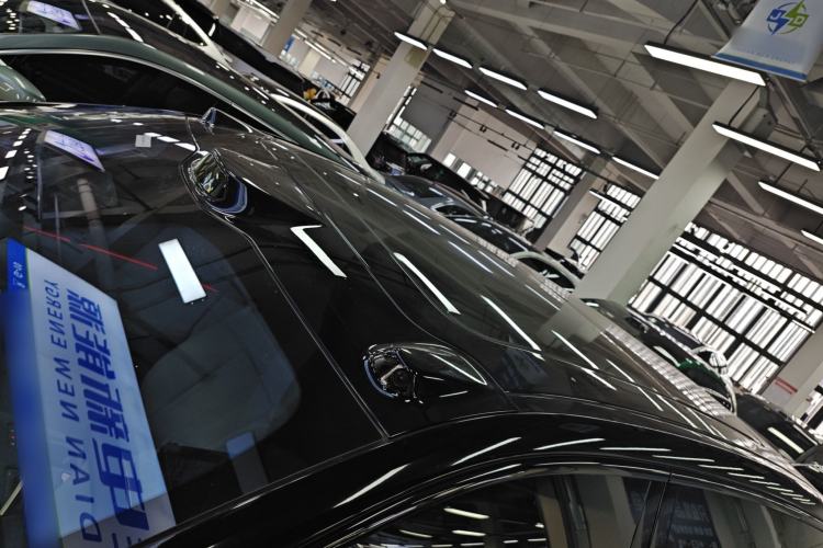 Used Nio ES8 2023 75 kWh Executive Edition Roof