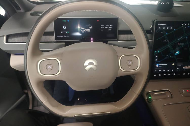 Used Nio ES8 2023 75 kWh Executive Edition Steering Wheel