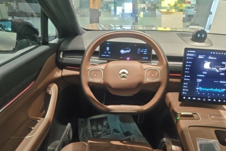 Used Nio ES8 2023 75 kWh Executive Edition Steering Wheel
