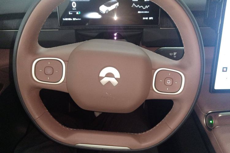 Used Nio ES8 2023 75 kWh Steering Wheel
