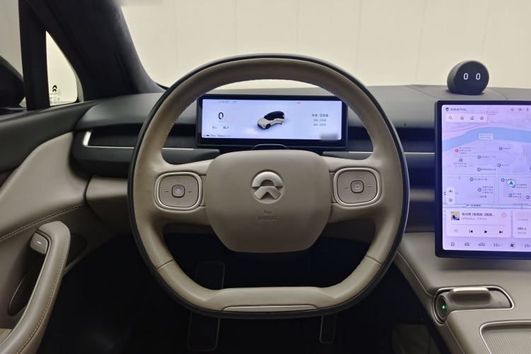 Used Nio ES8 2023 75 kWh Steering Wheel