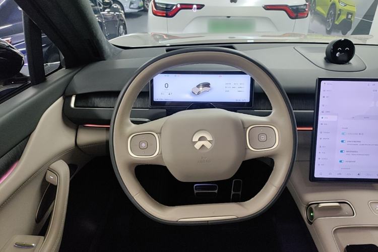 Used Nio ES8 2023 75 kWh Executive Edition Steering Wheel