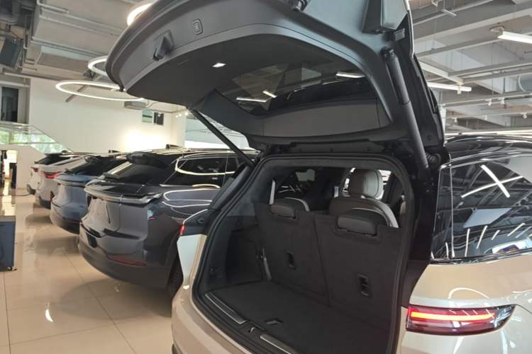 Used Nio ES8 2023 100kWh Trunk