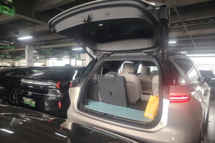Used Nio ES8 2023 75 kWh Executive Edition Trunk