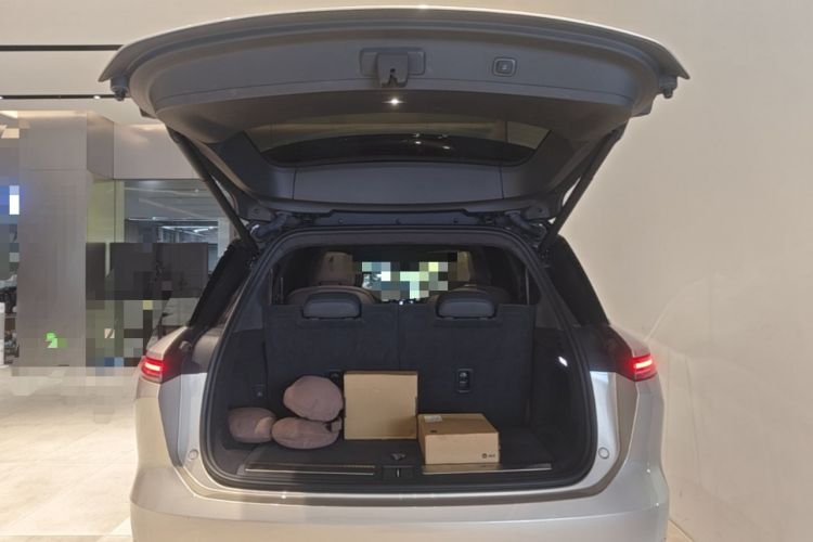 Used Nio ES8 2023 75 kWh Executive Edition Trunk