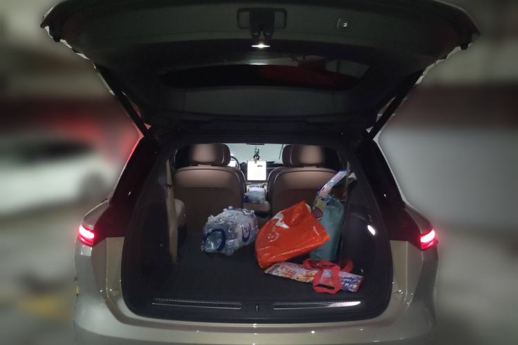 Used Nio ES8 2023 100kWh Signature Edition Trunk