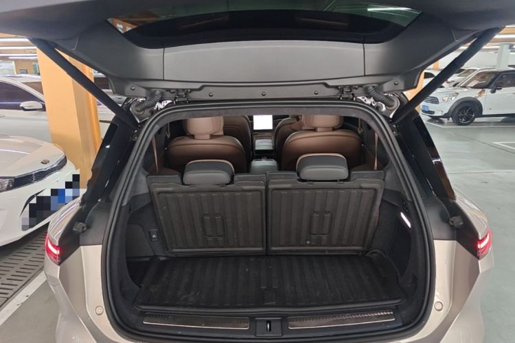 Used Nio ES8 2023 100kWh Signature Edition Trunk