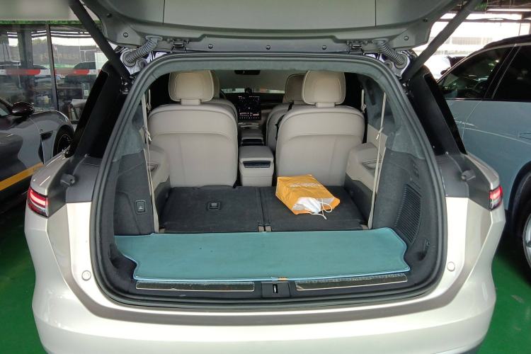 Used Nio ES8 2023 75 kWh Executive Edition Trunk