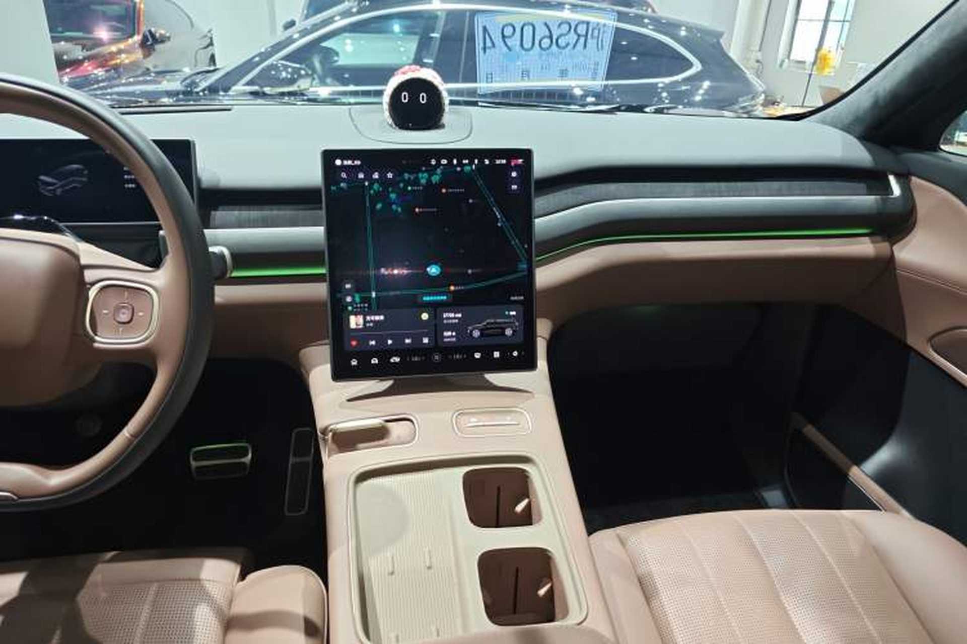 Used Nio ES8 2024 75 kWh Audio And AC Panel