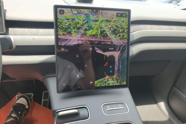 Used Nio ES8 2024 75 kWh Audio And AC Panel