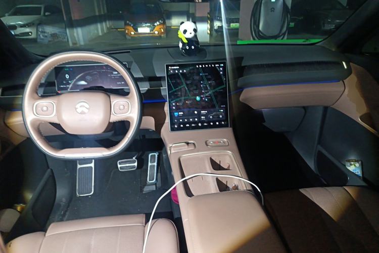 Used Nio ES8 2024 75 kWh Center Console
