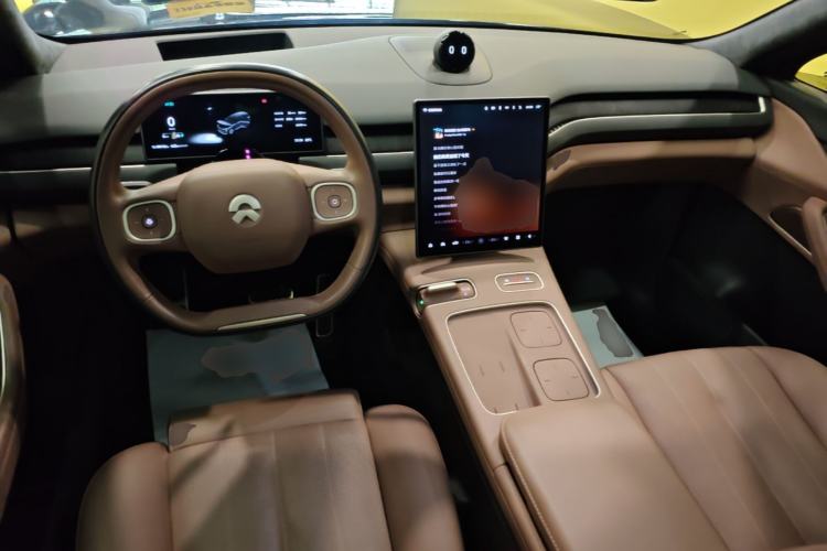 Used Nio ES8 2024 75 kWh Executive Edition Center Console